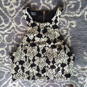LF paper heart lace floral crop top