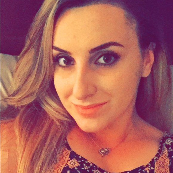 Meet your Posher, Ajla