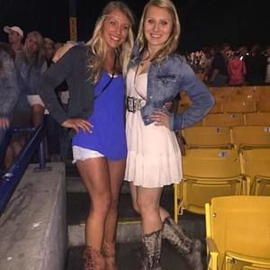 Meet your Posher, Leslie