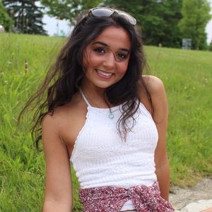 Meet your Posher, Abby