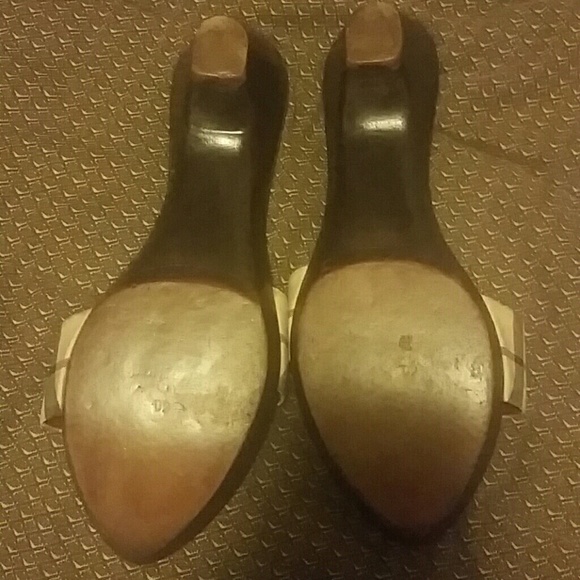 Burberry shoes - Picture 2 of 2