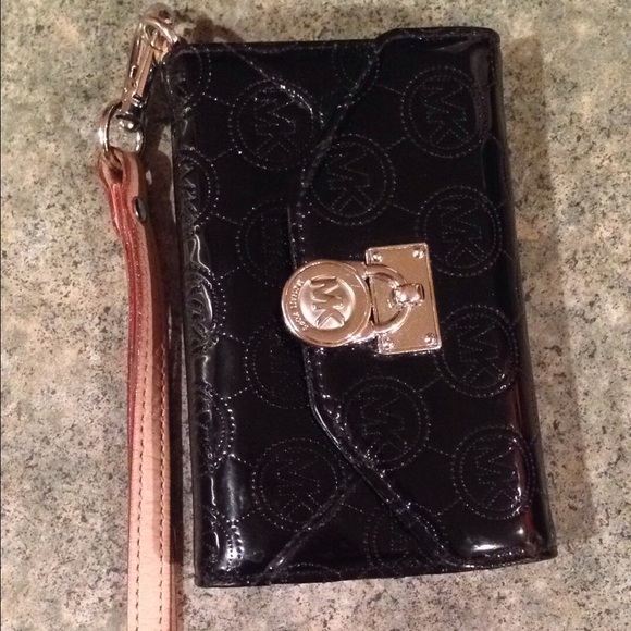 Authentic Michael Kors wristlet