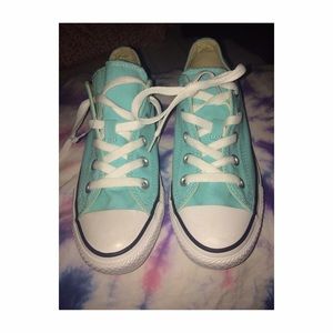 Mint converse
