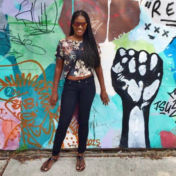 Meet your Posher, Zina - Picture 1 of 1