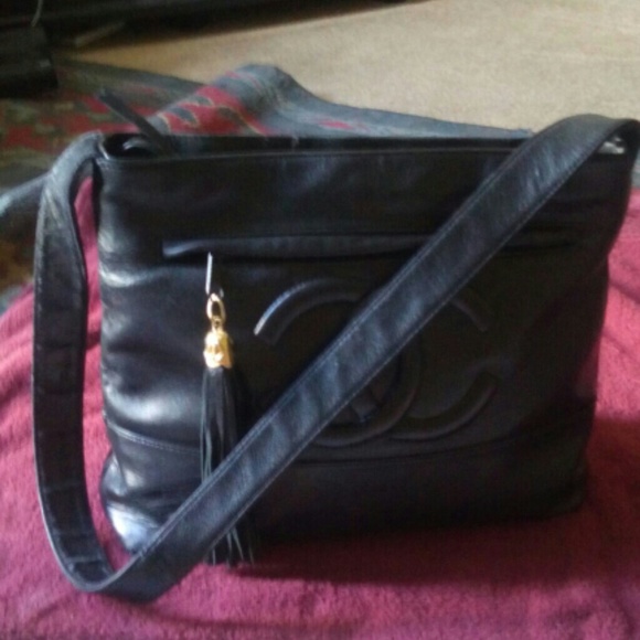 CHANEL Handbags - Authentic Chanel black leather handbag vintage