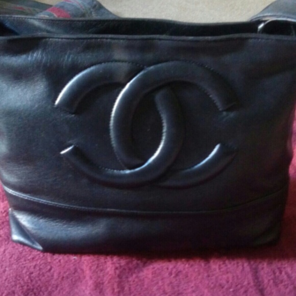 Authentic Chanel black leather handbag vintage - Picture 2 of 8