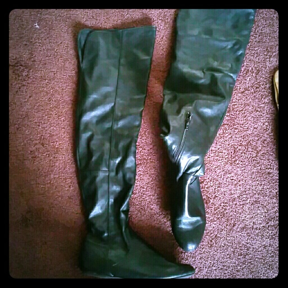 Blk thigh high boots