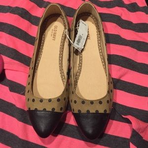 Brand new never worn sz8 polka dot flat