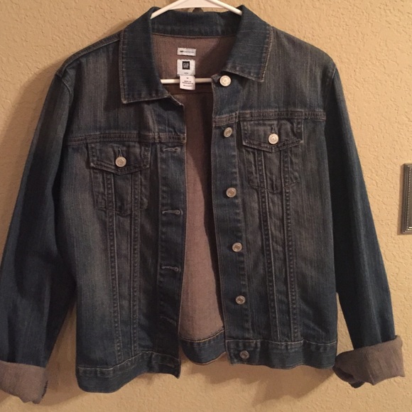 Gap jean jacket excellent condition!