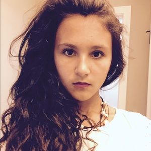 Meet your Posher, Vanessa