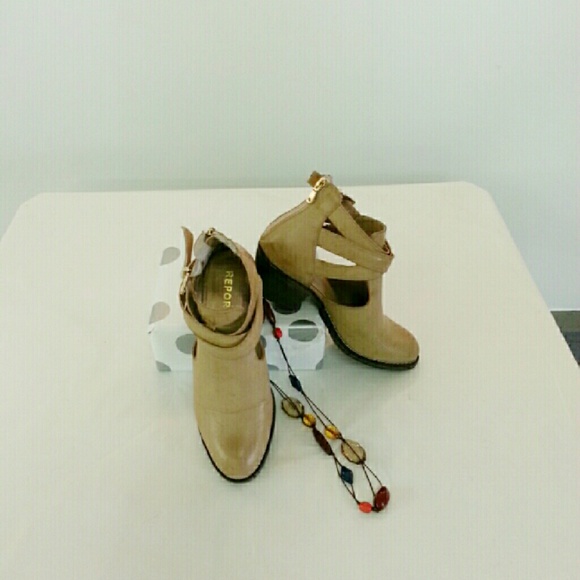 Report Shoes - 🎉HP🎉 Report Adorable Short Boots