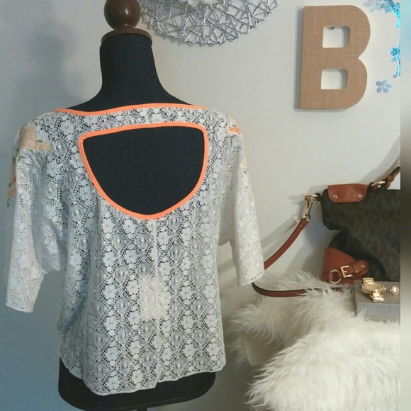 💎NWT °Free People° White Floral Boho Top - Picture 2 of 4