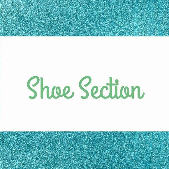You are now in the shoe Section - Picture 1 of 1