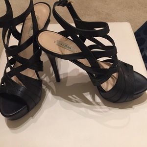 Worn 2x GUESS sz9 black strappy platform heels!