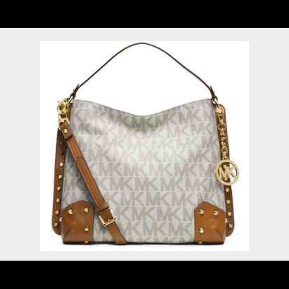 ISO!! Looking for a Michael Kors Serena bag!
