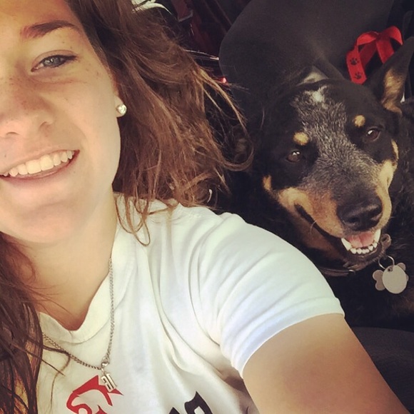 Meet your Posher, Mikayla - Picture 1 of 1