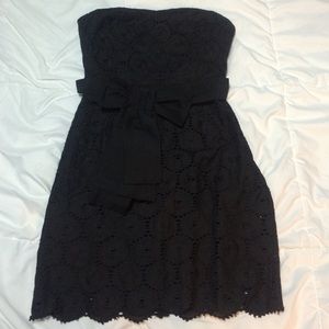 Black sleeveless dress!