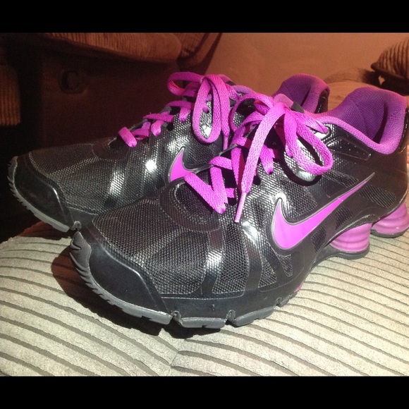 Womens size 10 Nike Shox