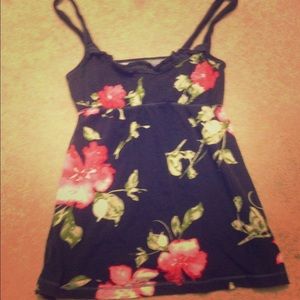 Hollister flower top