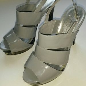 Jessica Simpson Grey Patent leather Sandals Sz 8