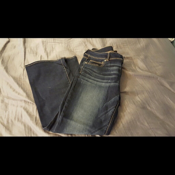 NWOT AMERICAN EAGLE KICK BOOT JEANS