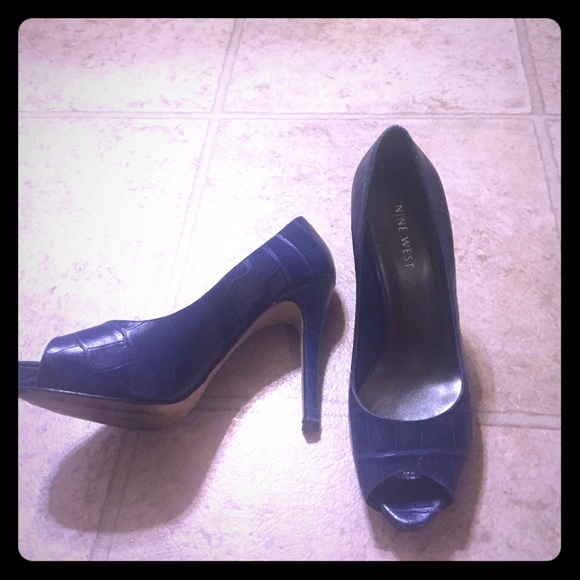 Royal blue pumps