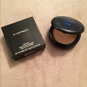 MAC STUDIO FOX POWDER PLUS FOUNDATION