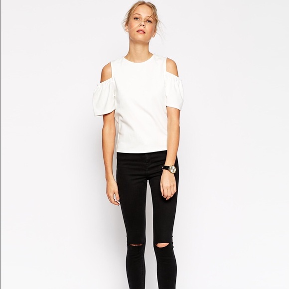 ASOS Tops - 🎉HP🎉BN Asos Cream Cold Shoulder Cutout Top