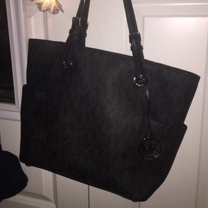 Signature Michael Kors Jetset Tote