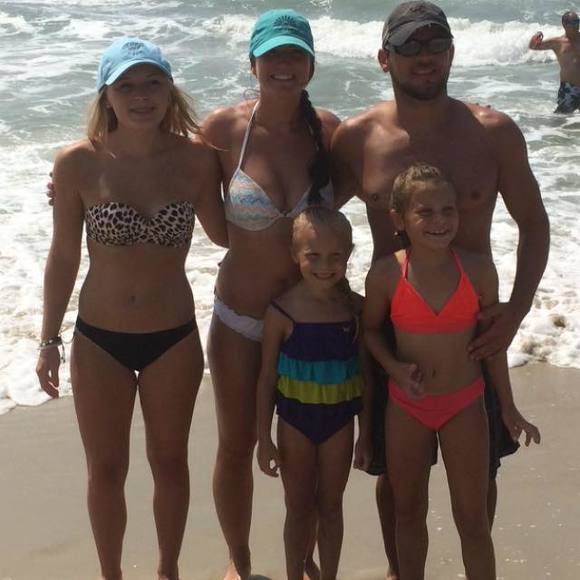 Meet your Posher, Rebekka - Picture 1 of 1