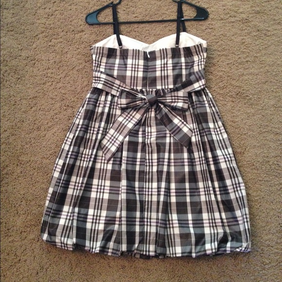 Retro Dress - Picture 2 of 4