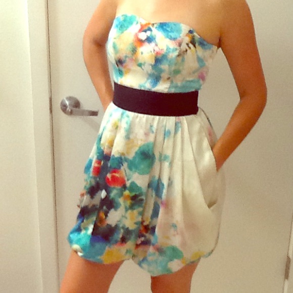 H&M Dresses & Skirts - ✋FIRM✋ H&M Bubble Flower Dress