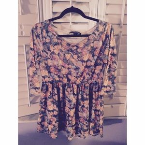 Floral top with quarter sleeves