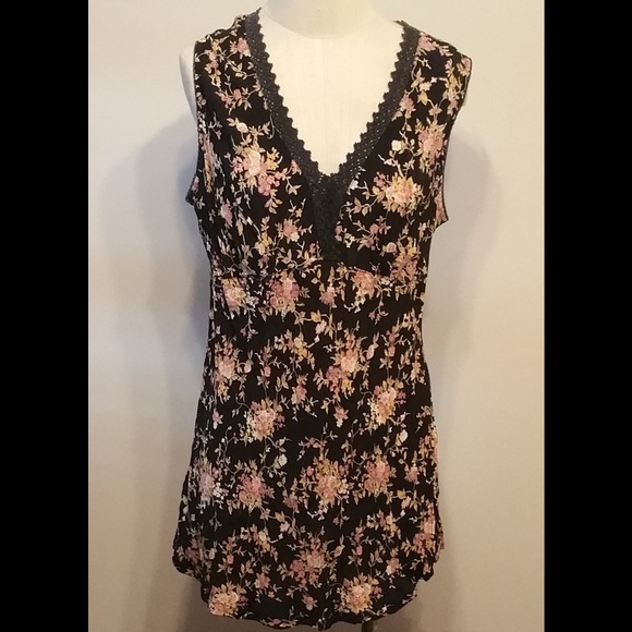 DCC Missy Sleeveless Floral Print Blouse