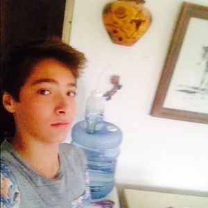 Meet your Posher, Levi