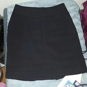 Black beautiful back zipper skirt!