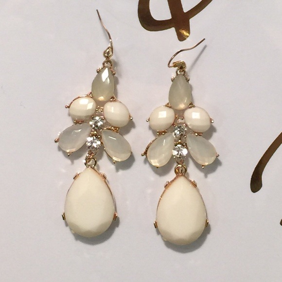 Jewelry - White stone drop statement earrings