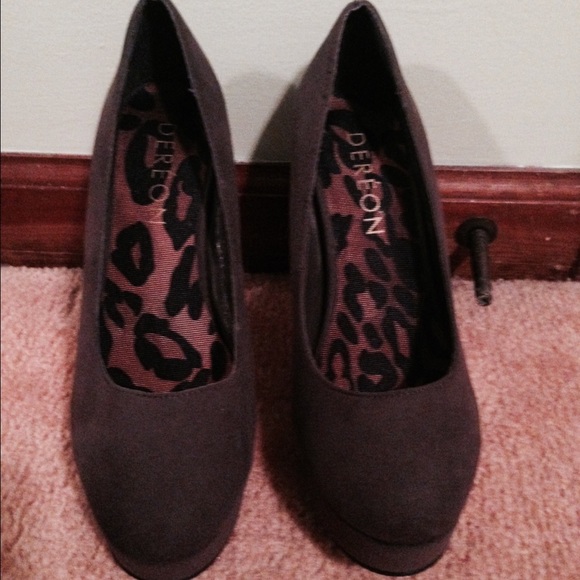 Dereon pumps - Picture 2 of 4