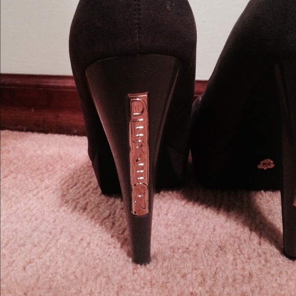 Dereon pumps - Picture 3 of 4