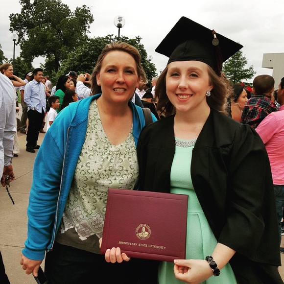 Meet your Posher, Cassie - Picture 3 of 4