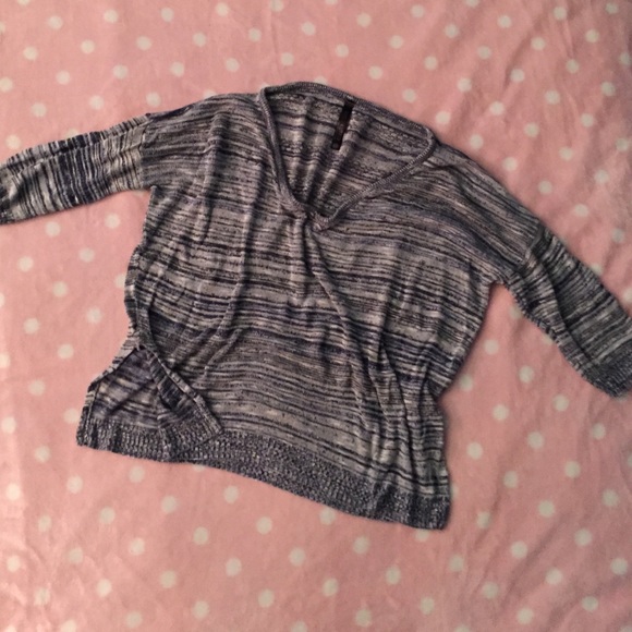 Blue/Grey 3/4 Sleeve Sweater