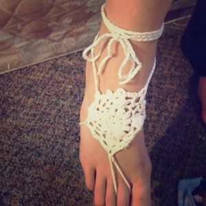 Crocheted bottomless flip flop