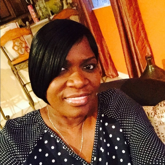 Meet your Posher, Sharon - Picture 2 of 2