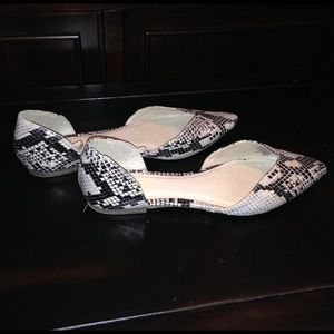 Cute snakeskin flats