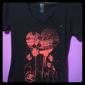 DC, v neck short sleeve t shirt.
