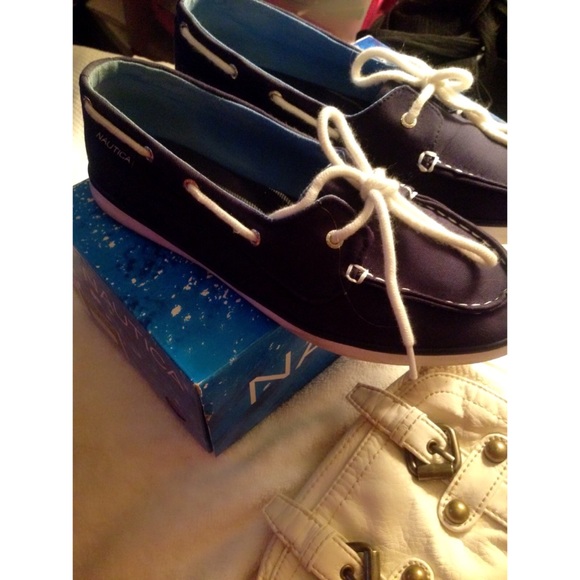 Nautica shoes - Picture 2 of 3