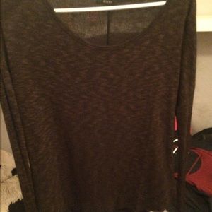 Long sleep flowy shirt!!