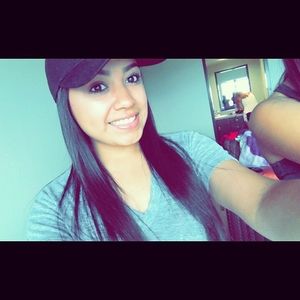 Meet your Posher, Casandra