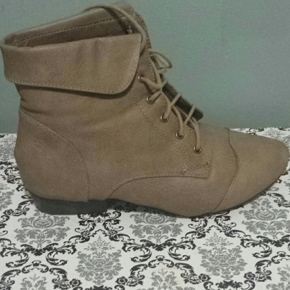 Shoes - Picture 2 of 3