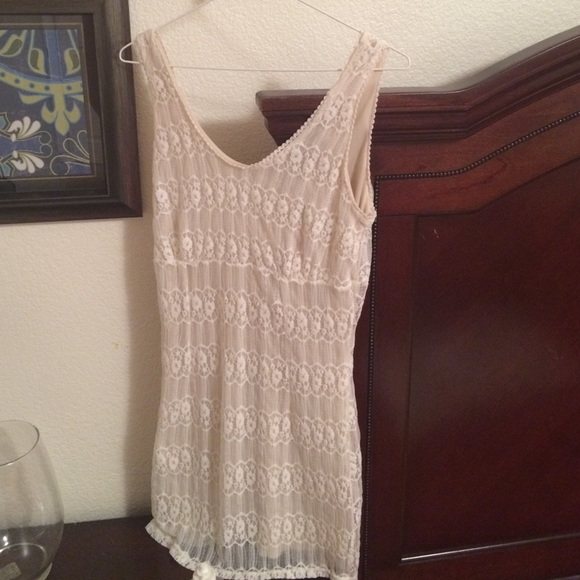 Stretchy laced night-out gown - Picture 3 of 3